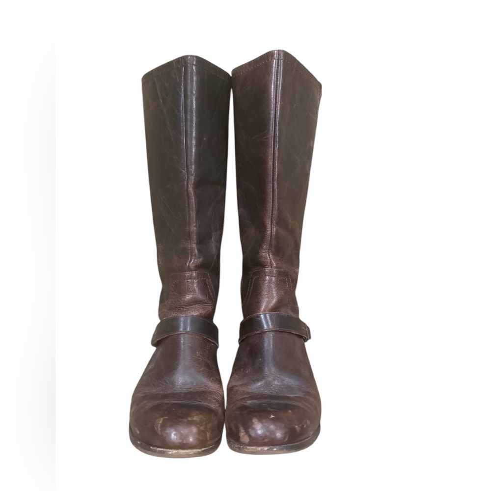 UGG leather tall boot. Distressed leather. Shearling insole. Size 8.5